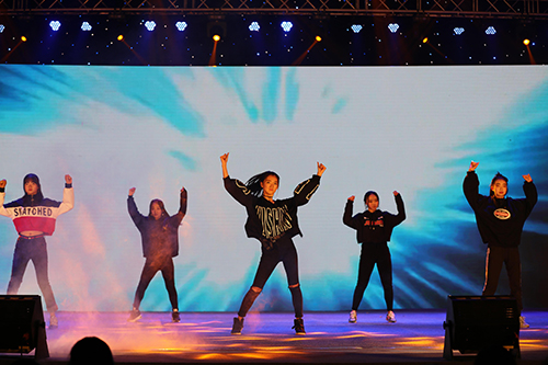 92现代舞:goodboy   1.jpg 92现代舞:goodboy   1.jpg